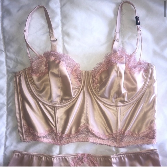 Victoria's Secret Pink Lace Lingerie Set - Picture 5 of 7